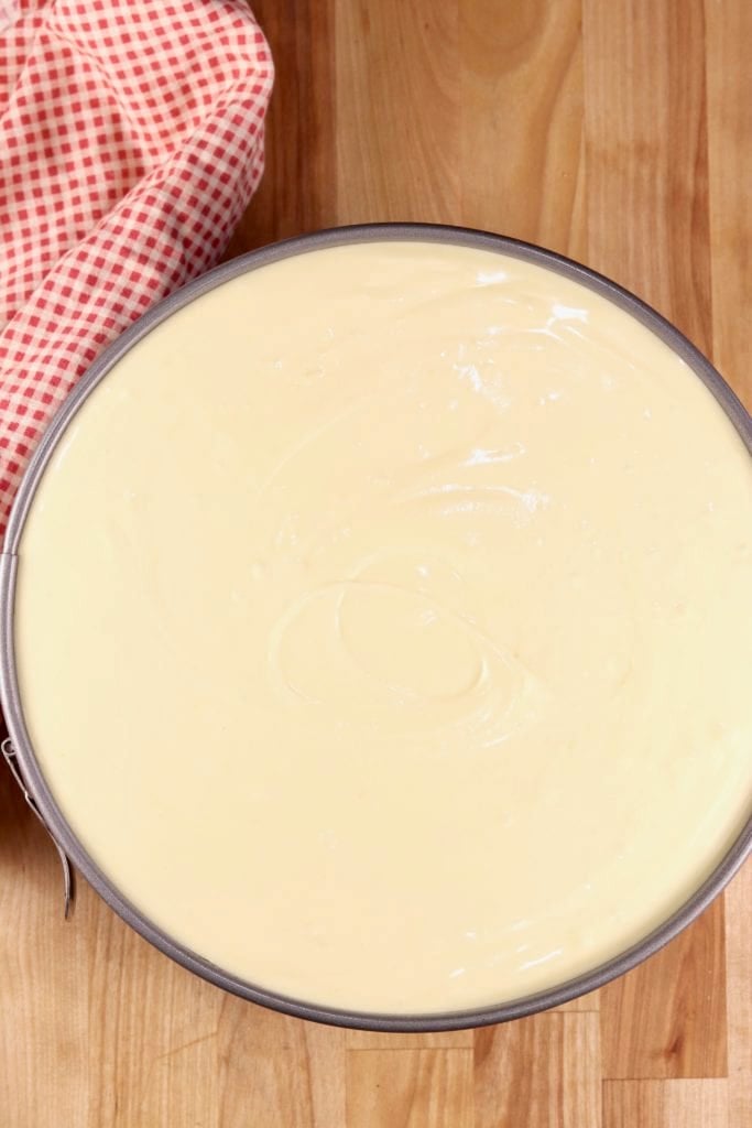 Cheesecake ready to bake
