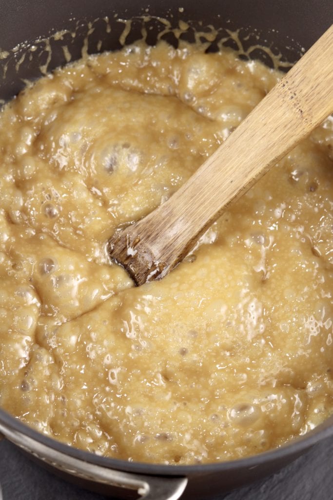 How to make easy caramel sauce for popcorn