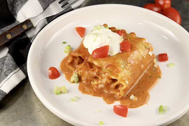 Chicken Enchilada Lasagna Roll Ups