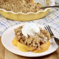 Easy Peach Crisp with vanilla ice cream