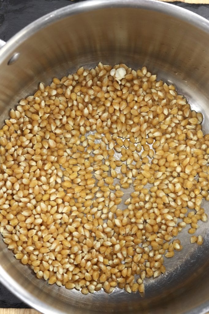 Popping popcorn on the stovetop