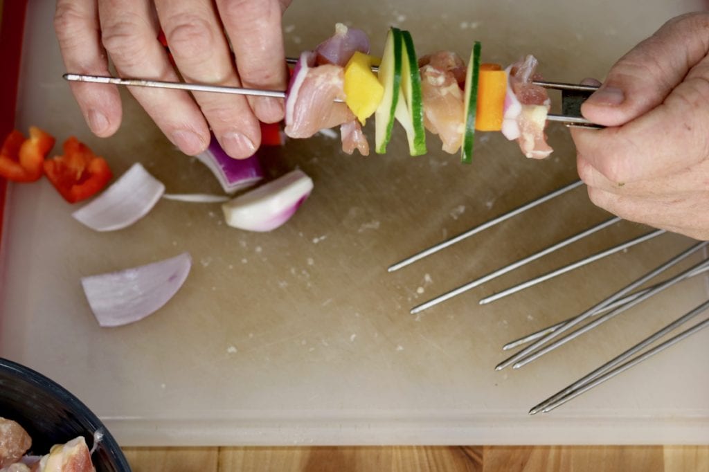 How to make chicken and vegetable kebabs