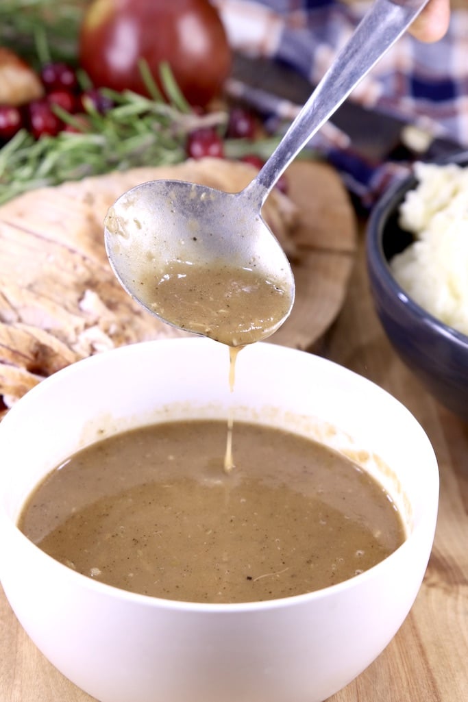 Gravy bowl with ladle