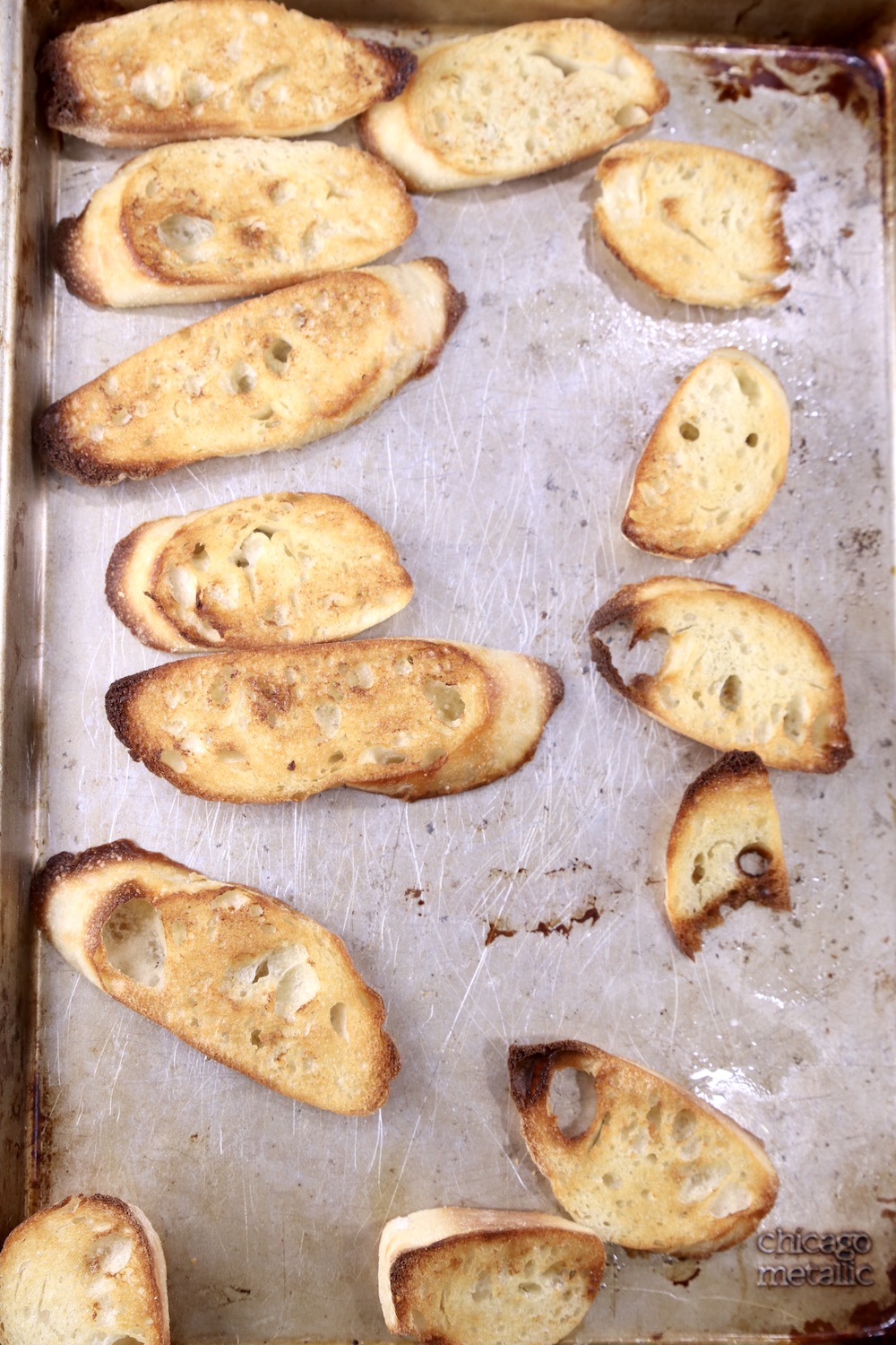 Toasted baguette slices
