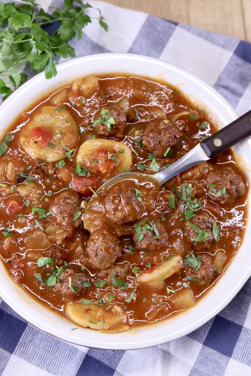 Soup with pasta and meatballs