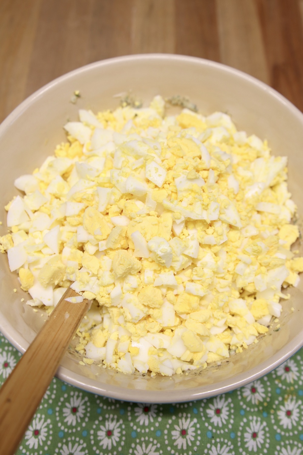 making egg salad with chopped hard boiled eggs