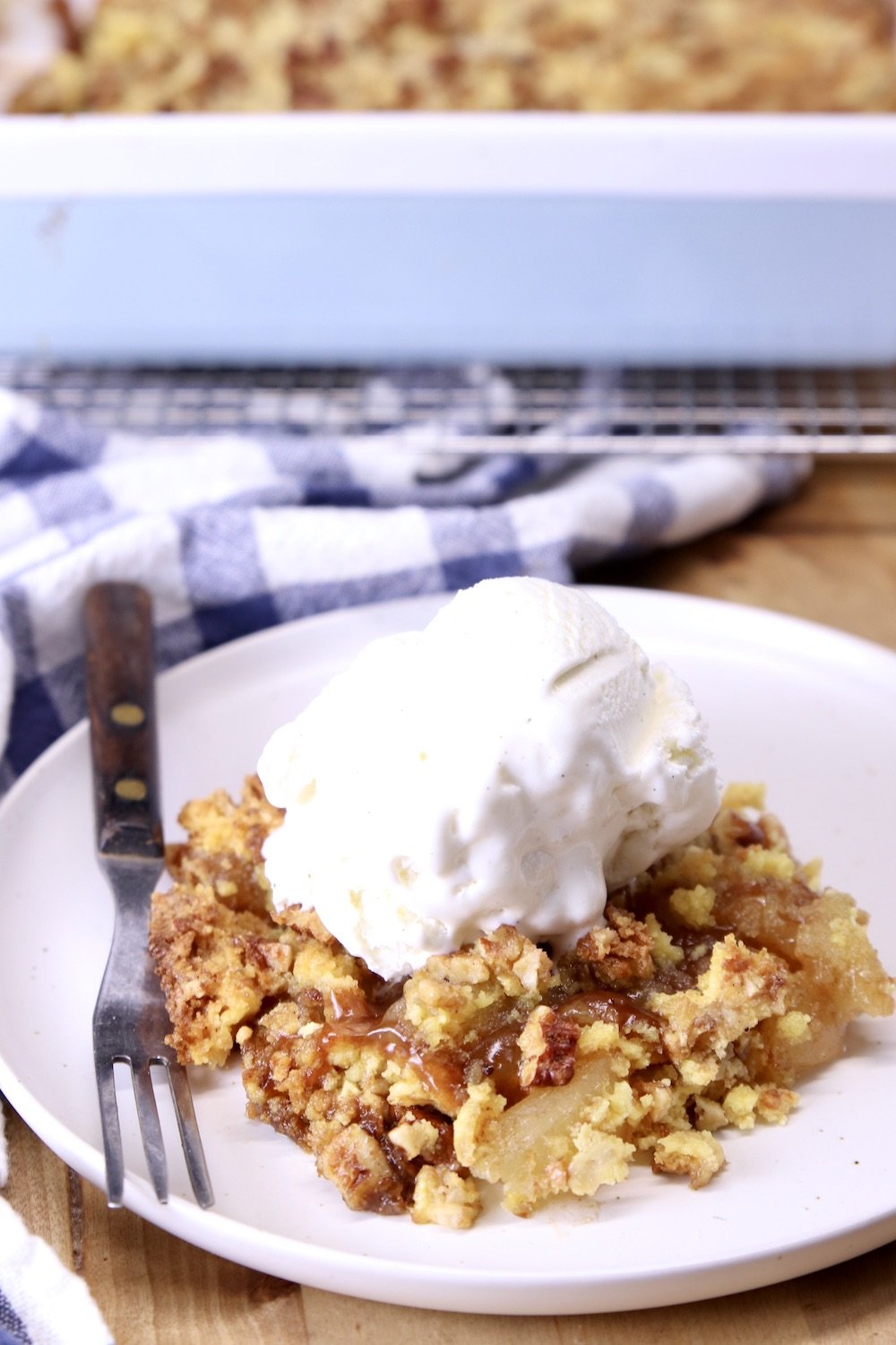 apple dump cake with vanilla ice cream