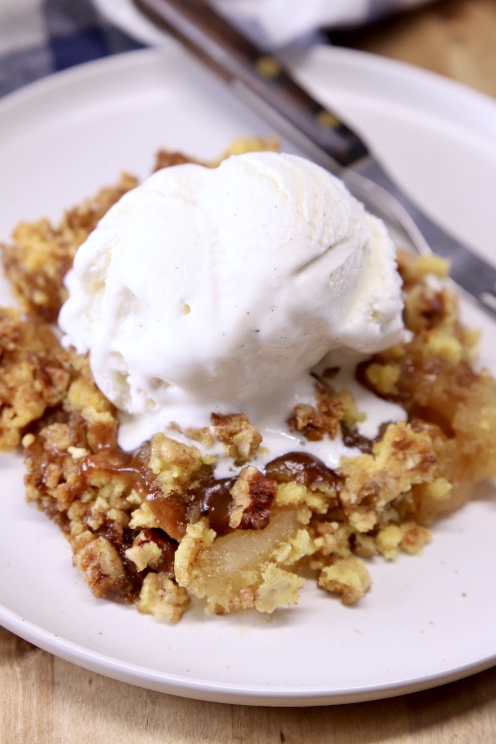 apple dump cake with vanilla ice cream