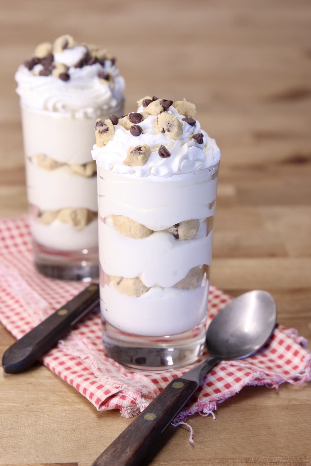 No Bake Cheesecake with cookie dough