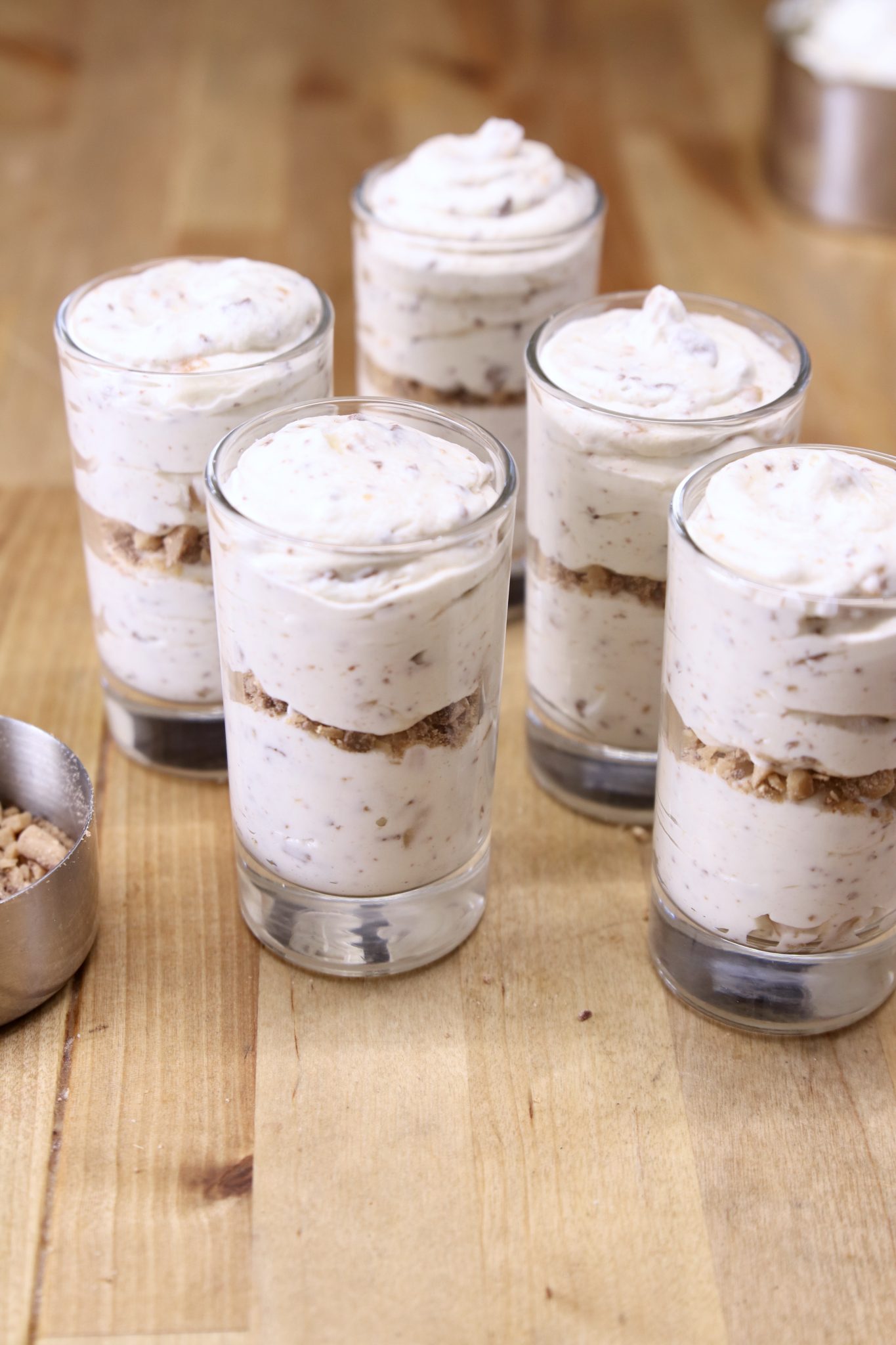 no bake cheesecake in dessert glasses
