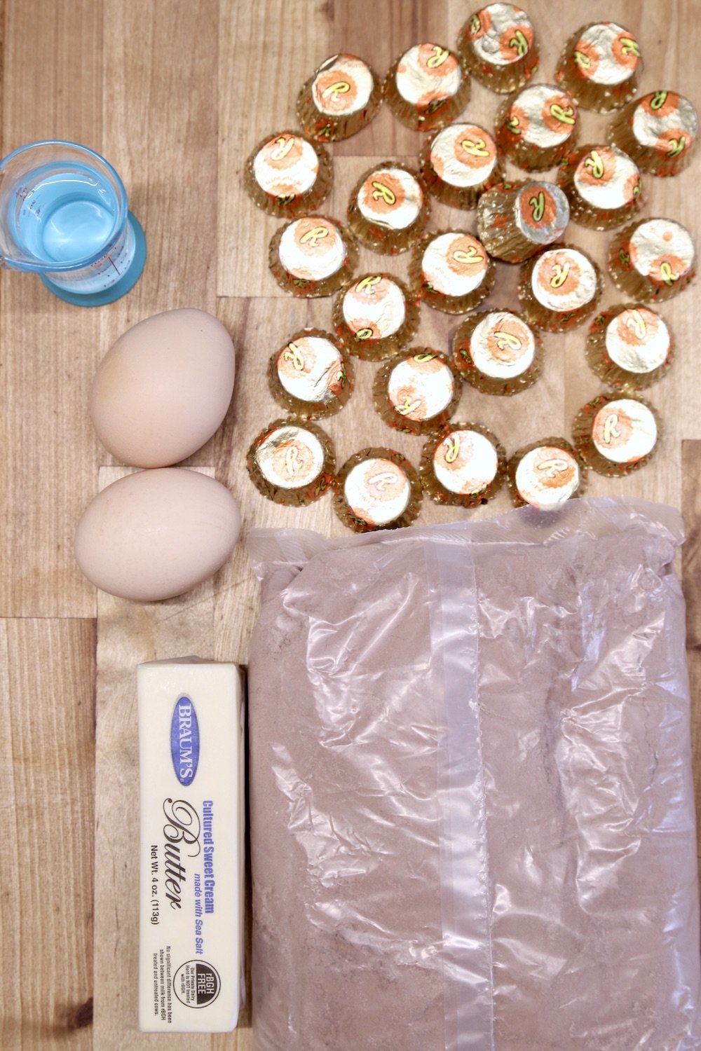 Ingredients for peanut butter cup brownies