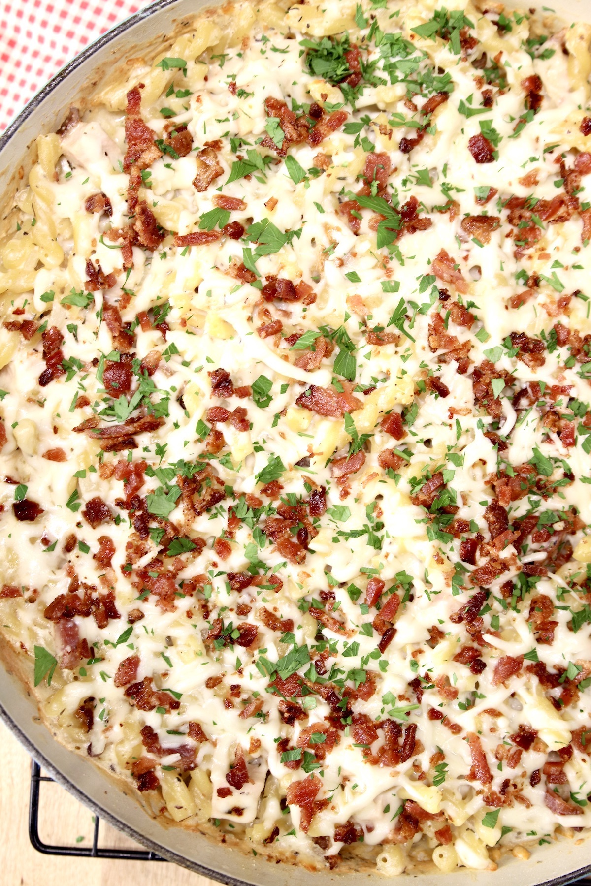 pan with chicken pasta casserole with bacon