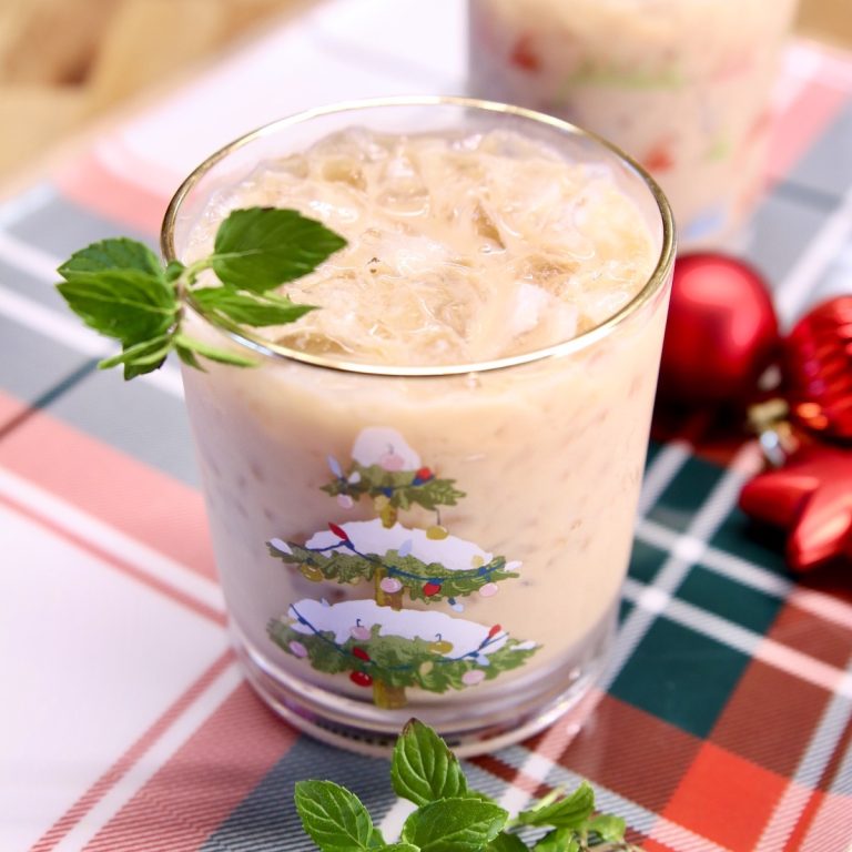 peppermint mudslide cocktail