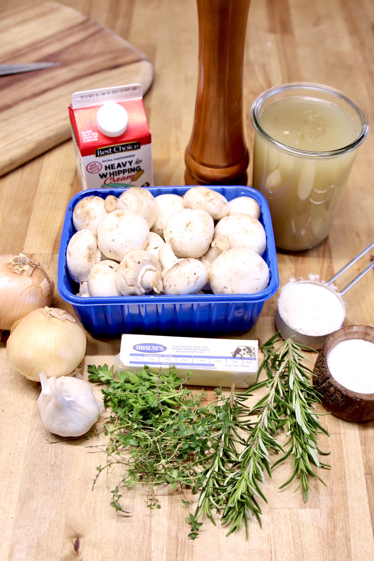ingredients for mushroom soup