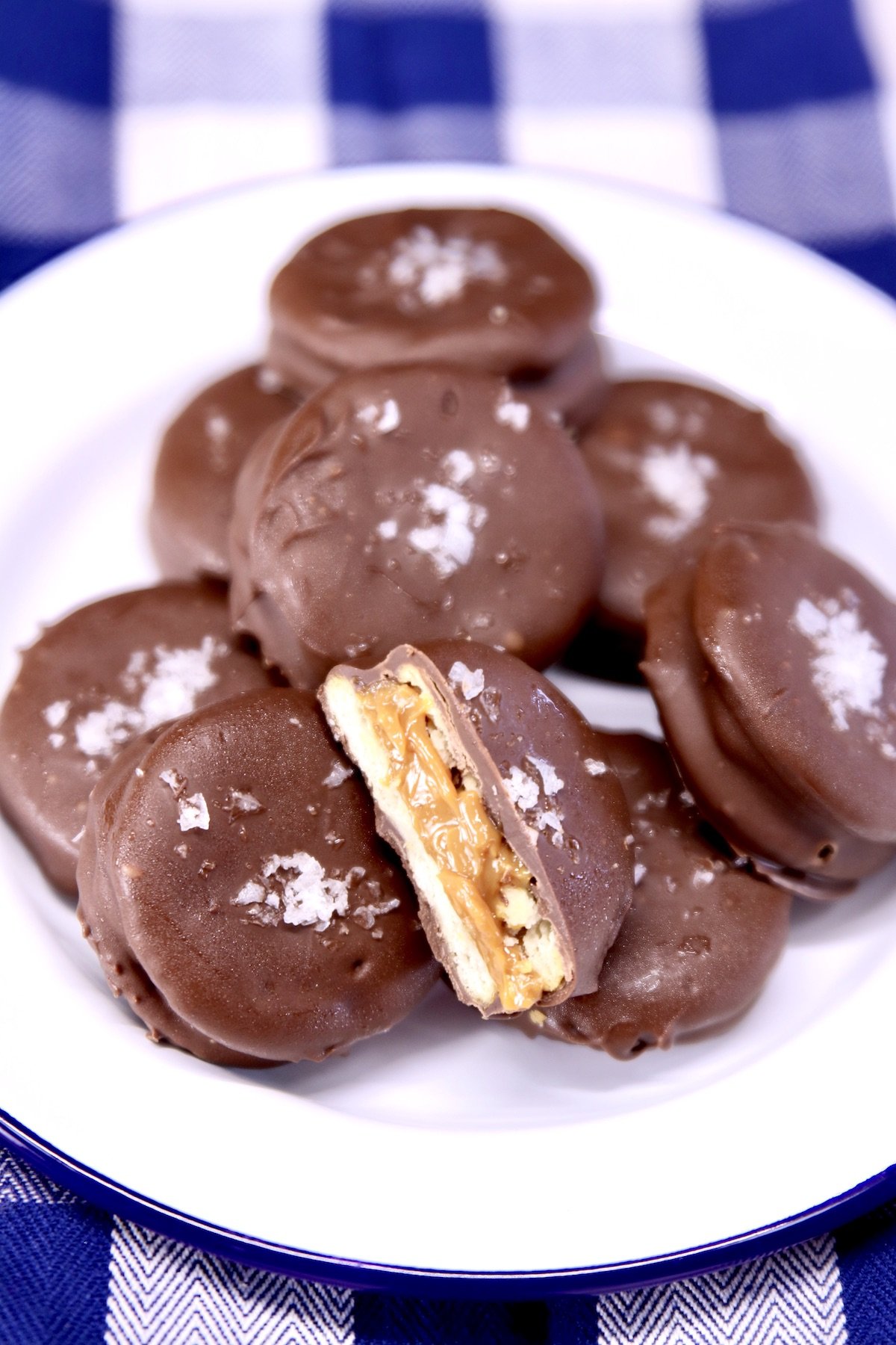 Salted Caramel Ritz Cookies
