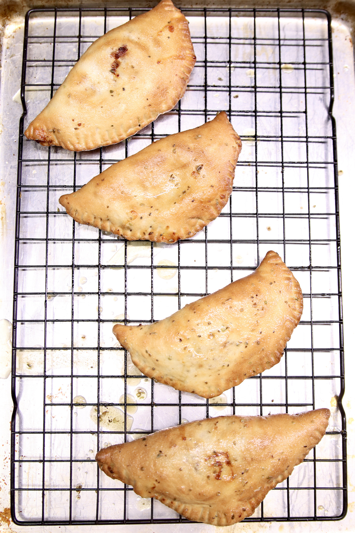 Wire rack with calzones