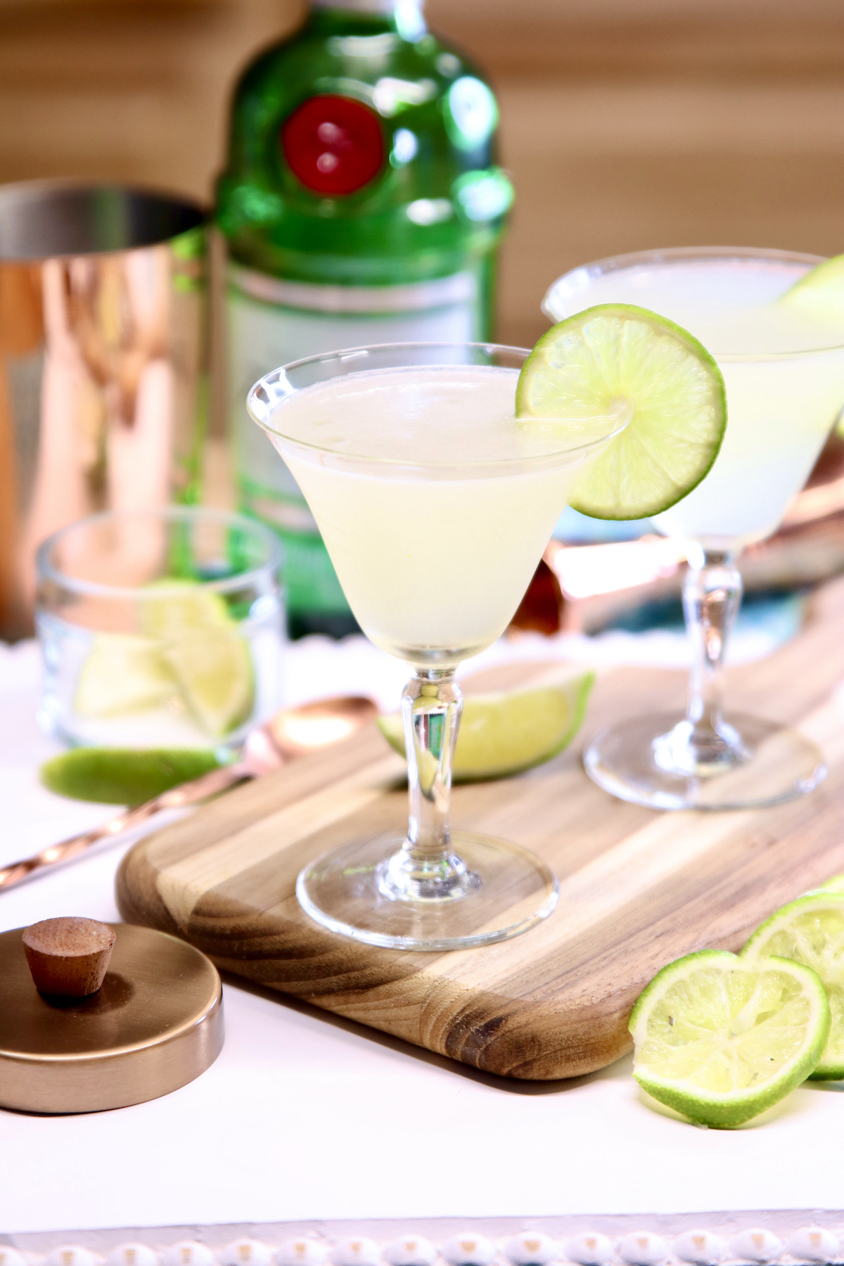 gimlet cocktail with London Dry Gin