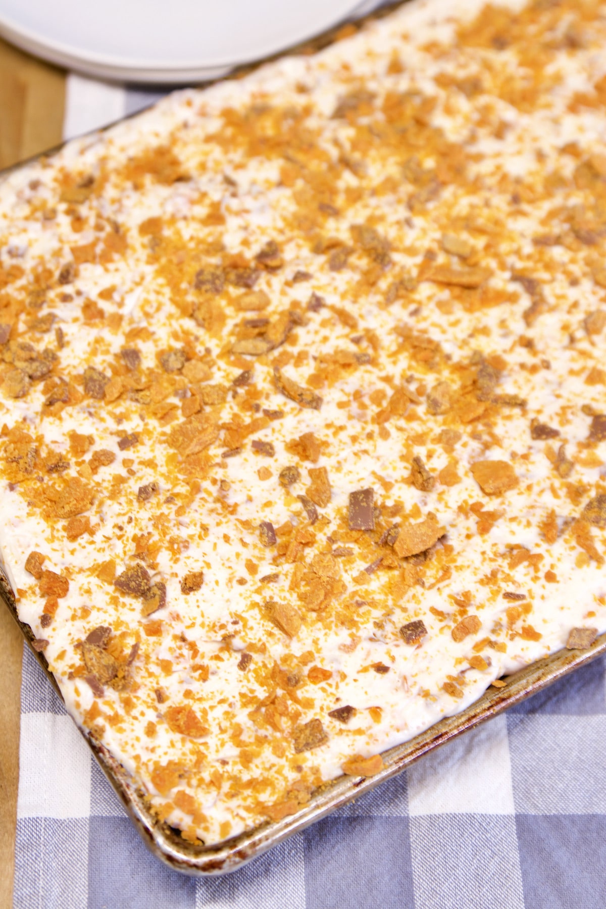 Peanut Butter Butterfinger Cake.