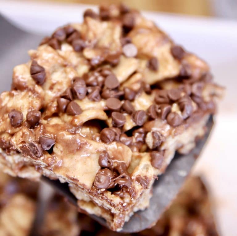 Cinnamon Toast Crunch Bar on a spatula.