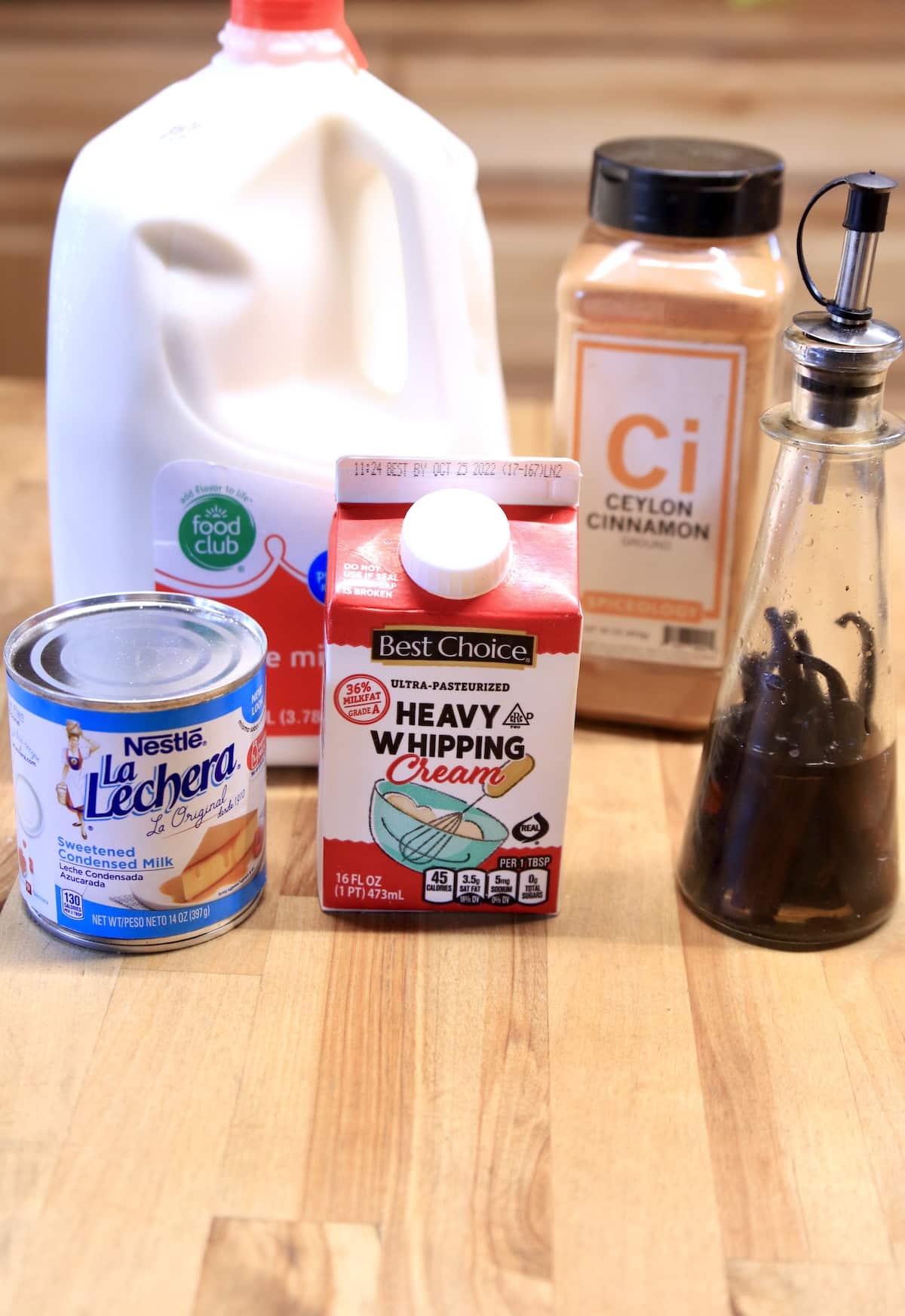 Ingredients for cinnamon ice cream.