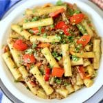 Bowl of fajita pasta with ground beef.