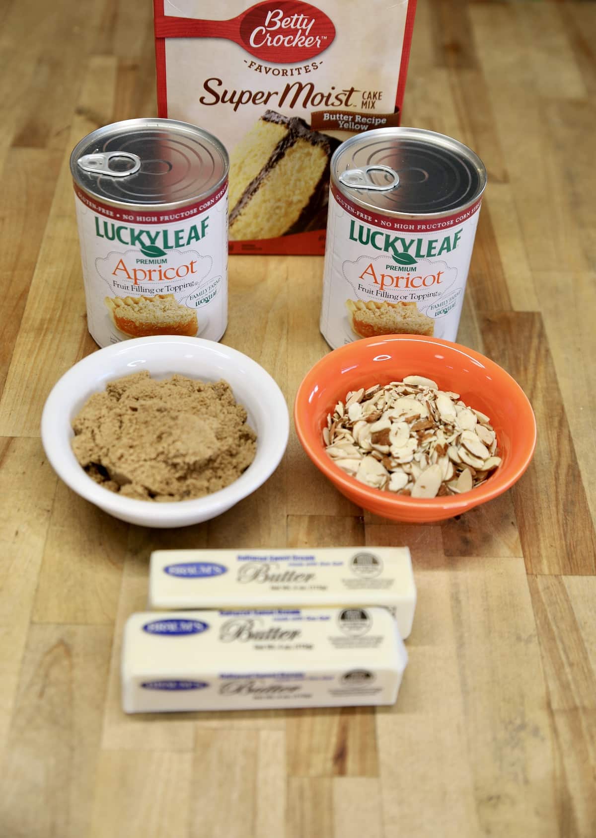 Ingredients for apricot dump cake. 