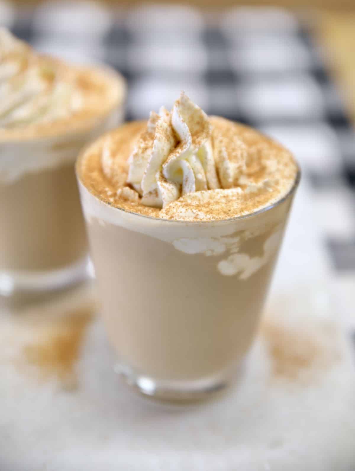 2 pumpkin spice mudslide dessert cocktails.