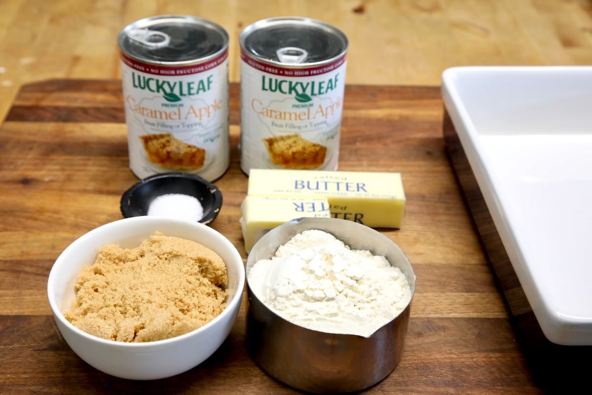Caramel apple crumble ingredients.