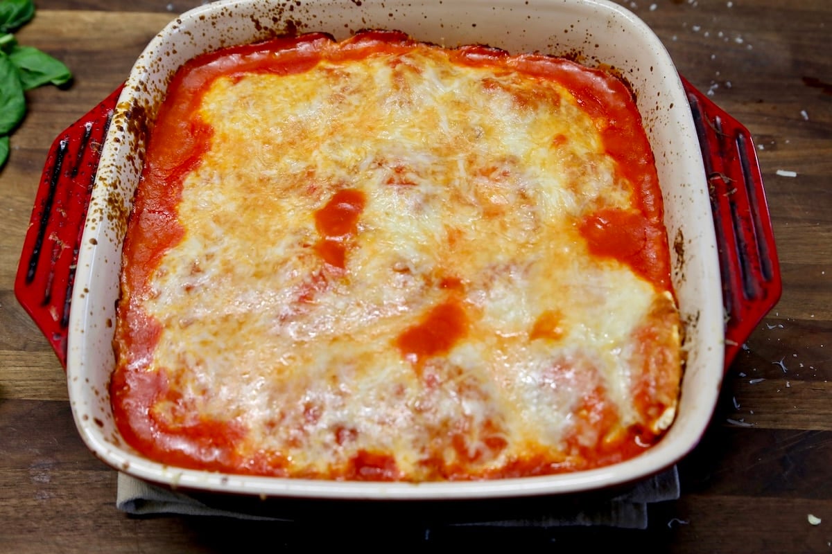 Cheesy ravioli baked lasagna. 